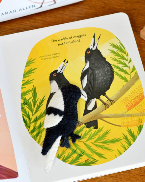 Tara Treasures - Busy Beaks Finger Puppets and Book Set by Sarah Allen